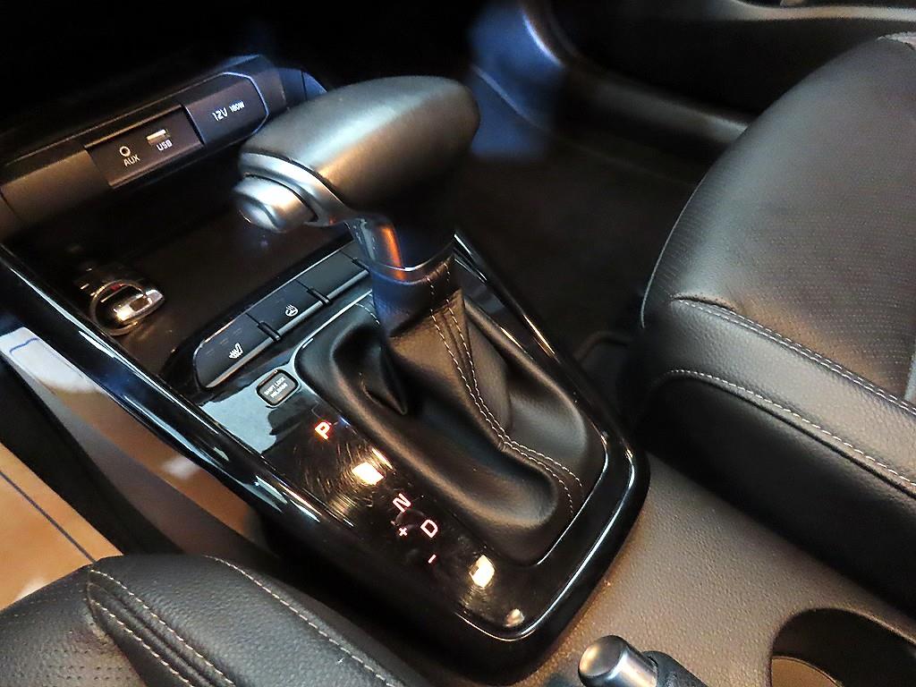 KIA Stonic - Vista 12