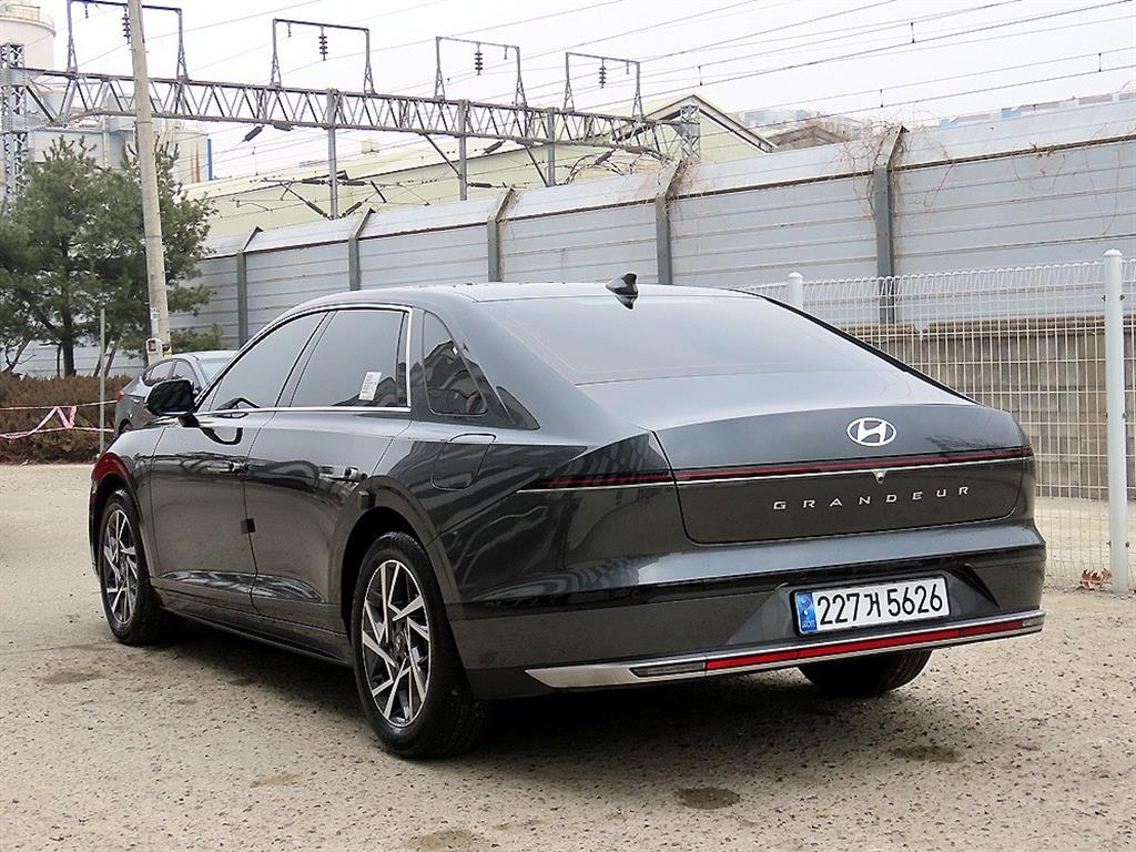 HYUNDAI Grandeur - Vista 3