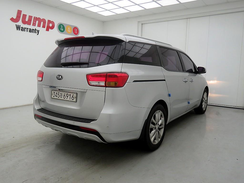 KIA Carnival - Vista 4