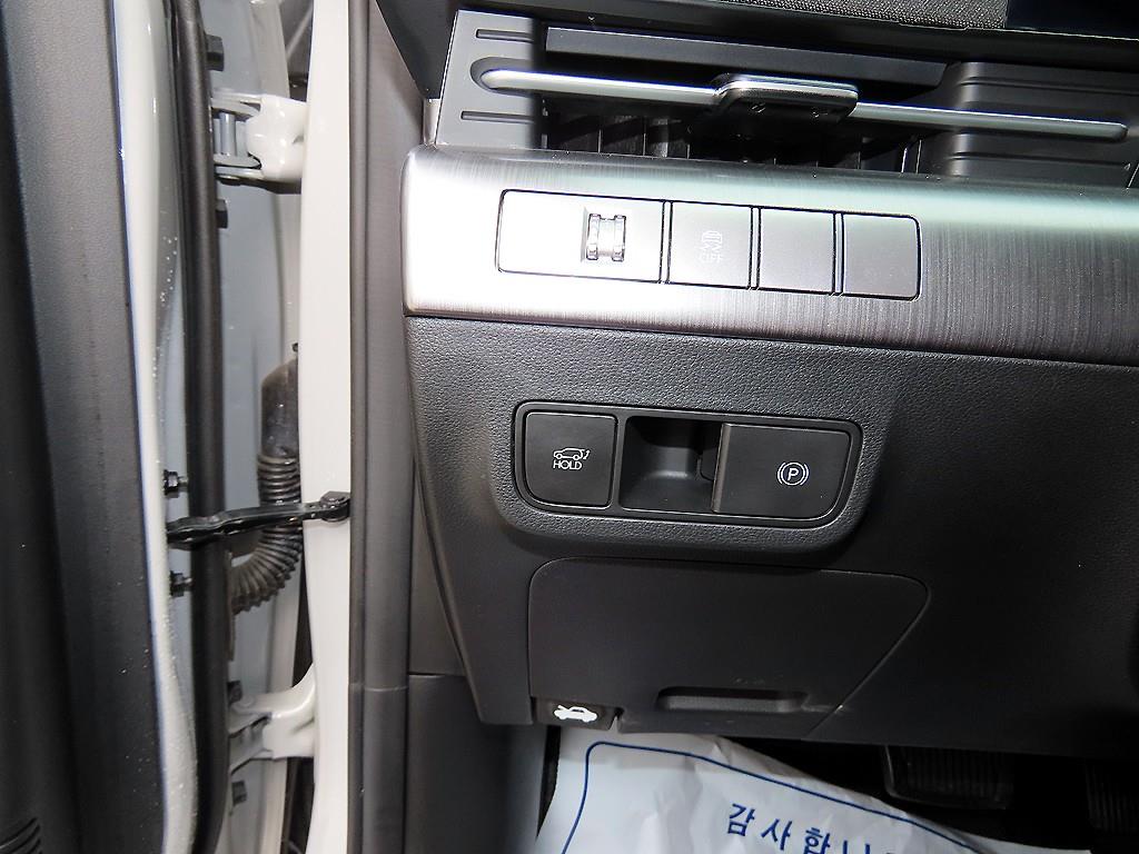 HYUNDAI Kona - Vista 11