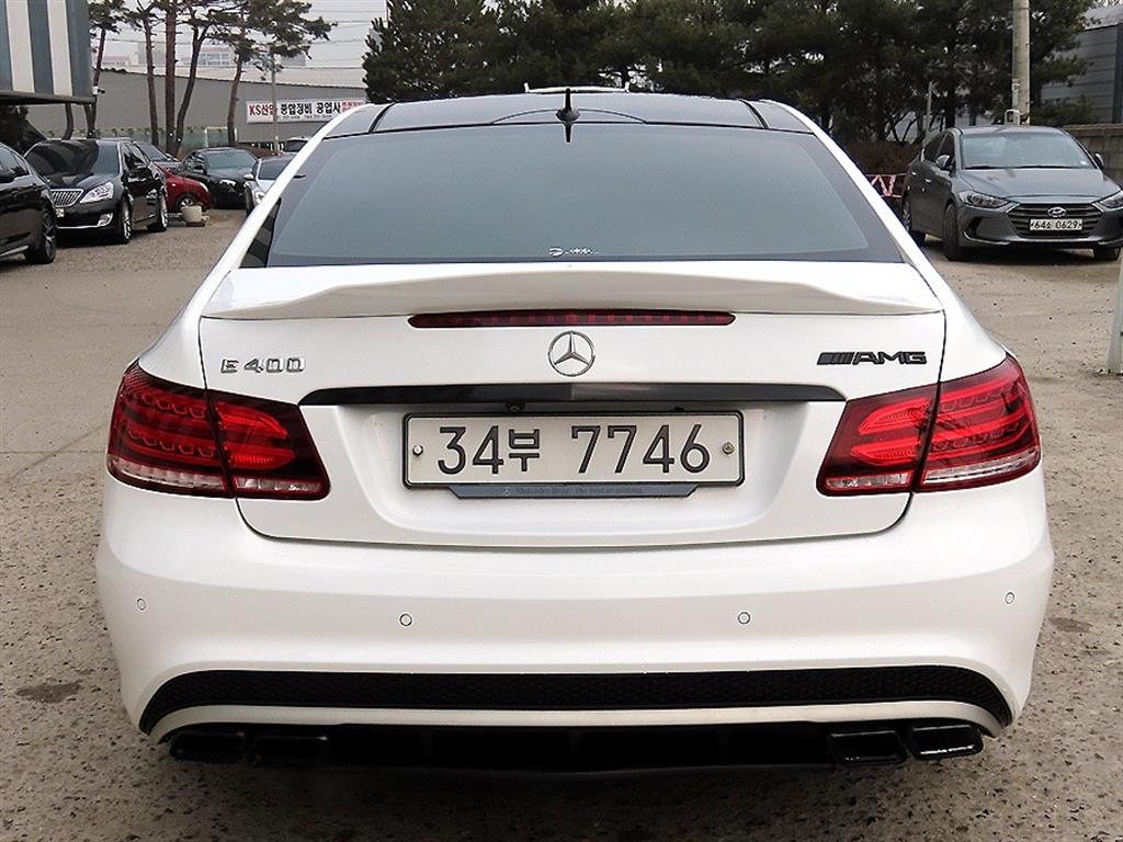 Mercedes Benz E class - Vista 4