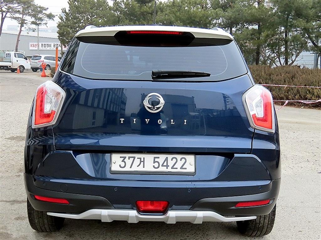 Ssangyong Tivoli - Vista 5