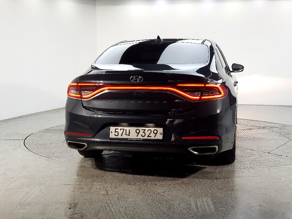 HYUNDAI Grandeur - Vista 3