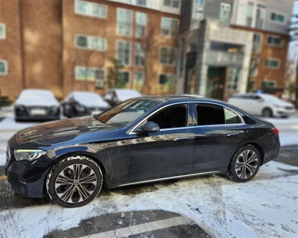 Mercedes Benz E class - Vista 2