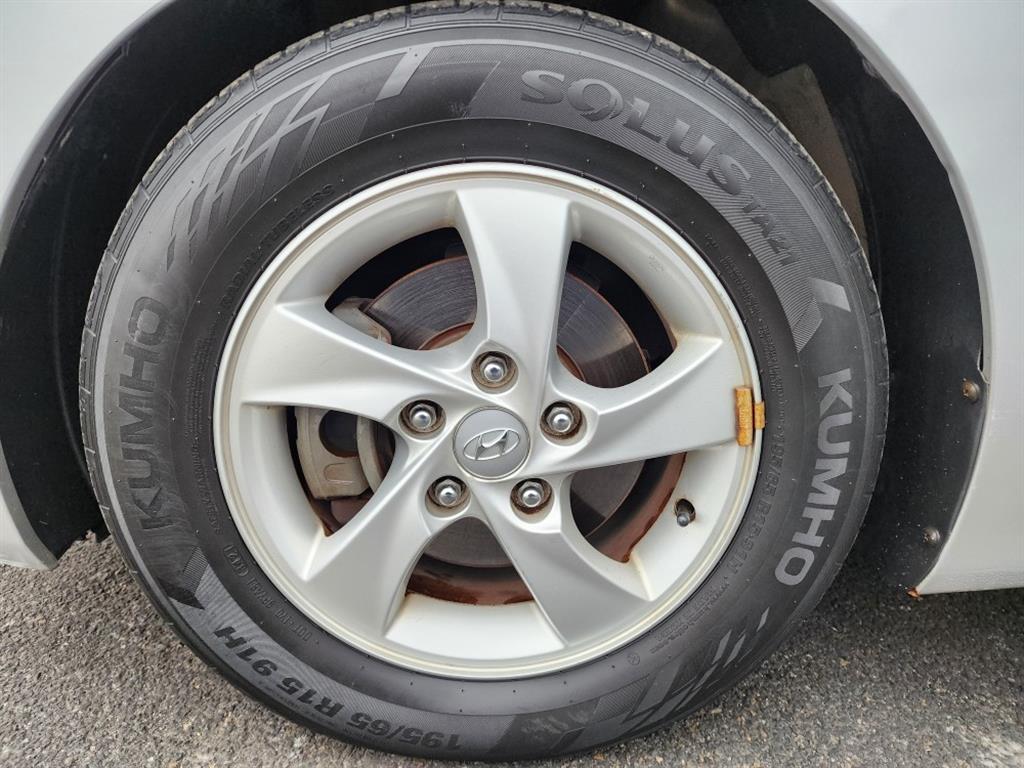 HYUNDAI Avante - Vista 6