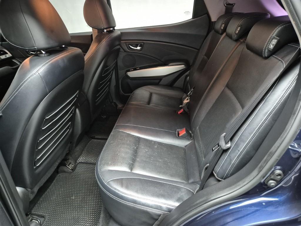 Ssangyong Tivoli - Vista 12