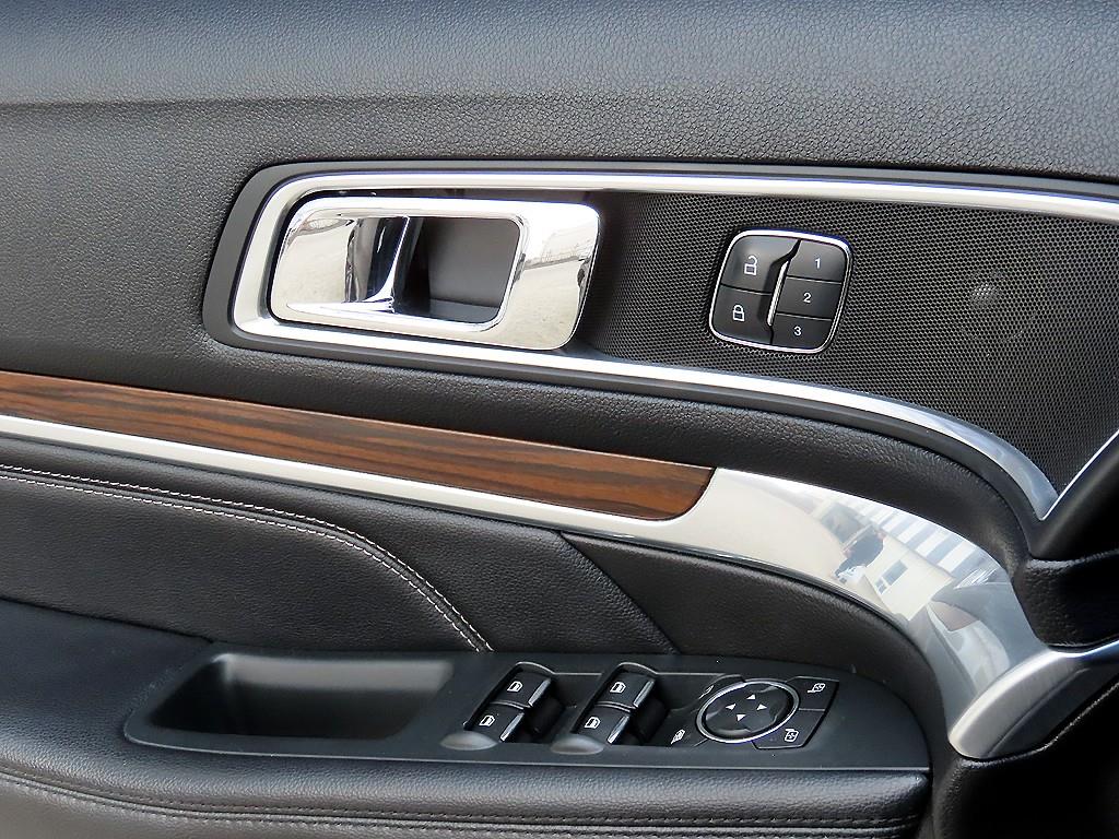 Ford Explorer - Vista 11