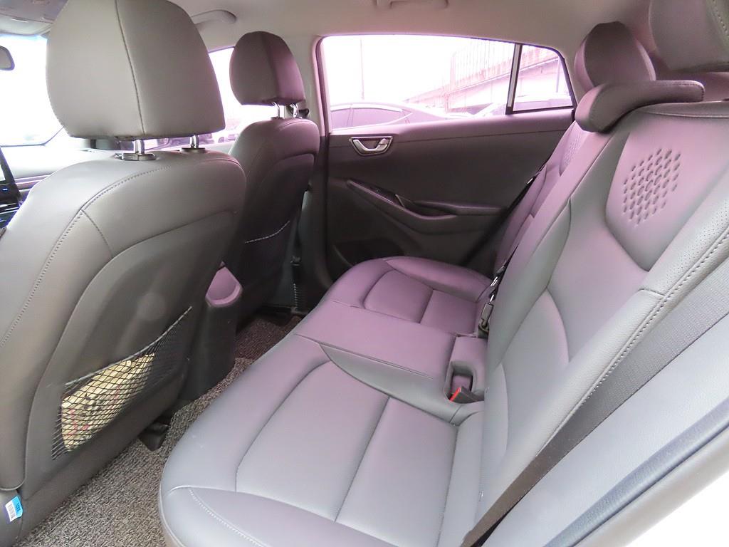 HYUNDAI Ioniq - Vista 7