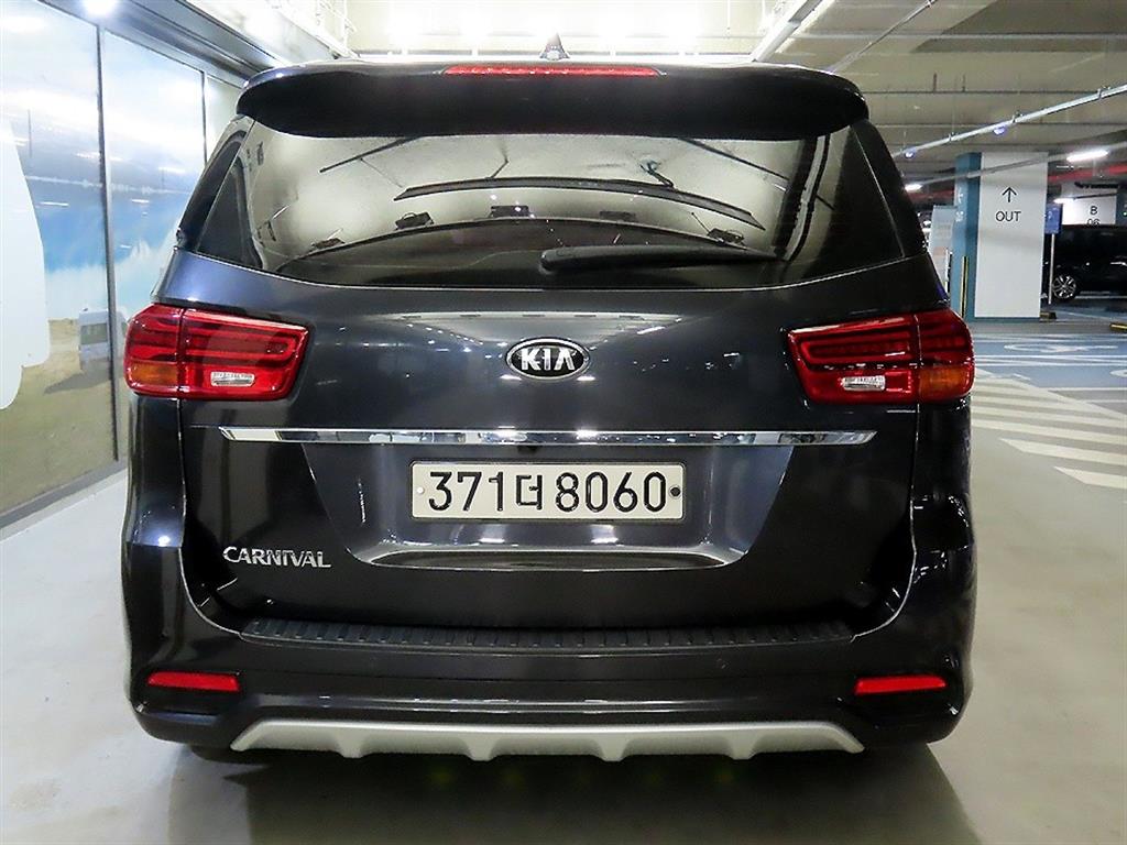 KIA Carnival - Vista 5