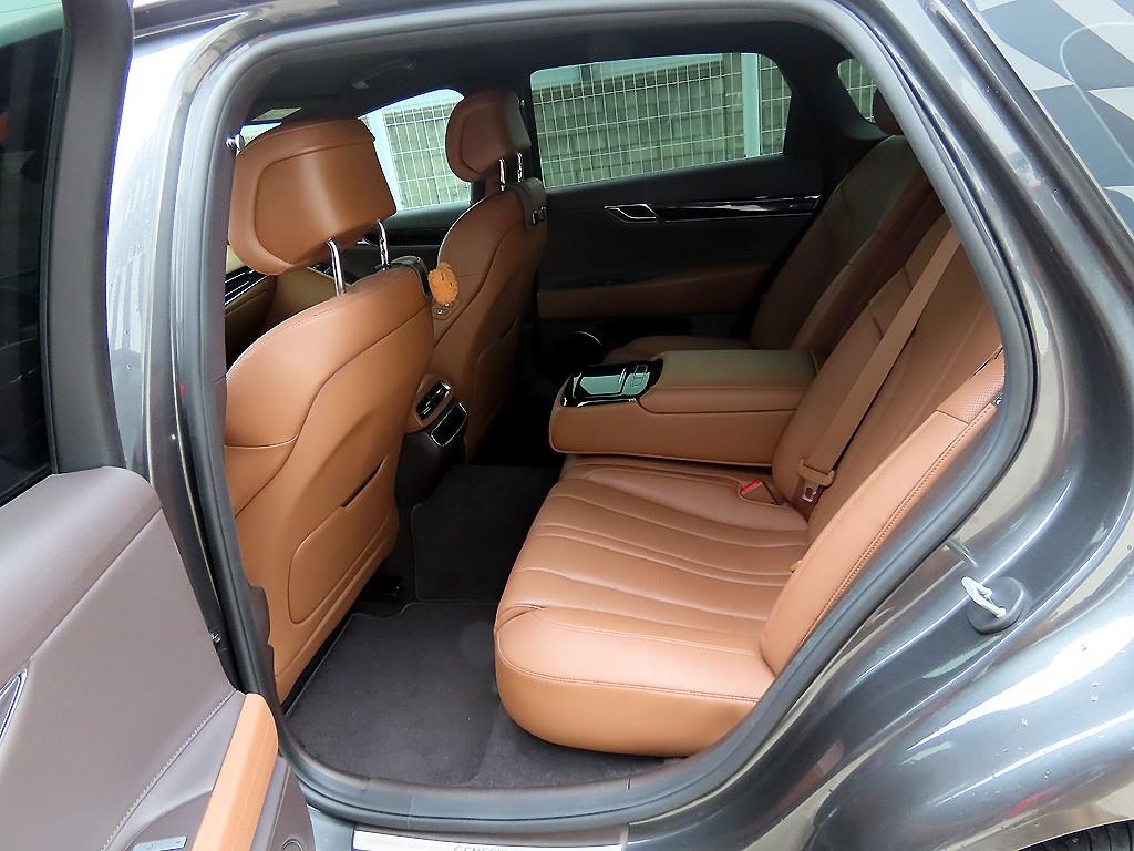 Genesis G80 - Vista 6