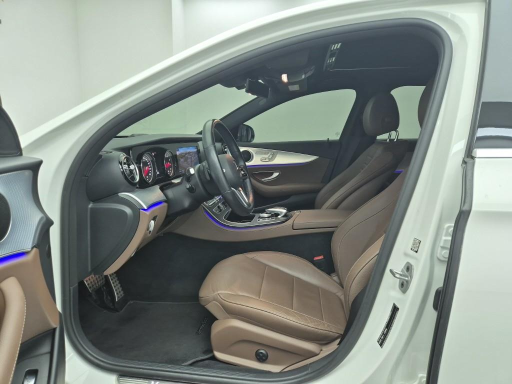 Mercedes Benz E class - Vista 11