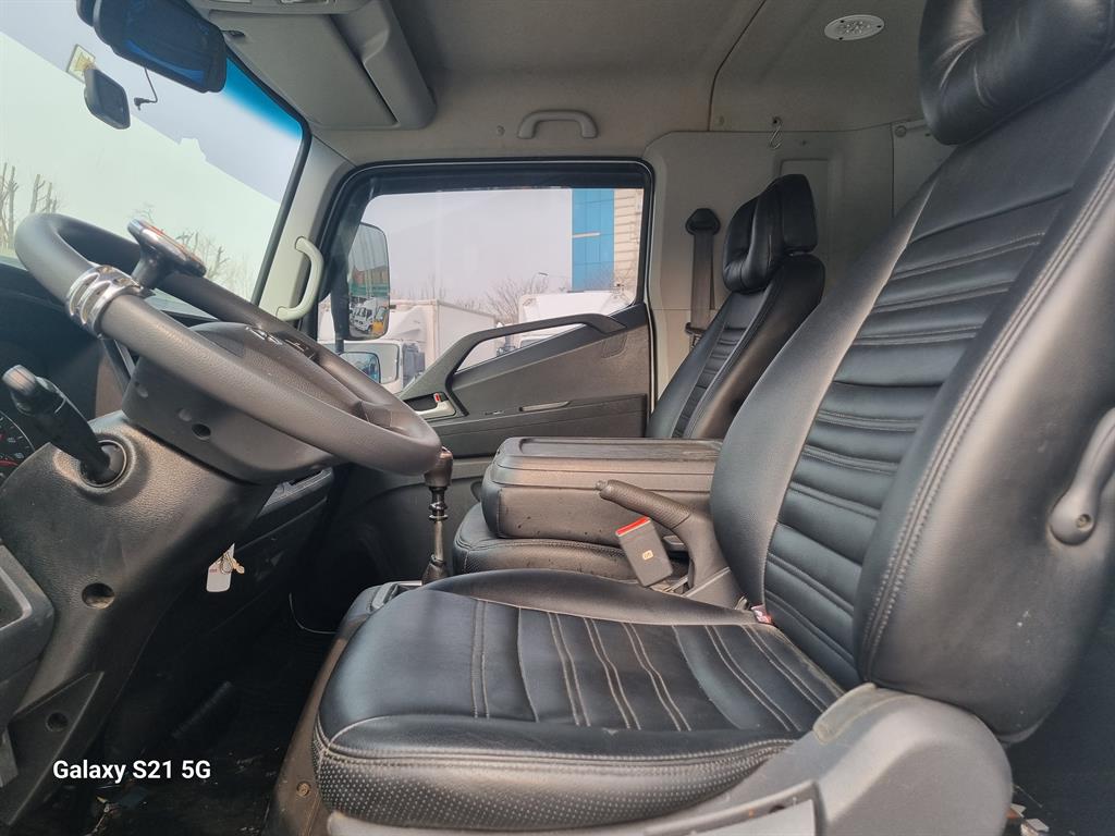 medium and large cargo truck - Vista 12