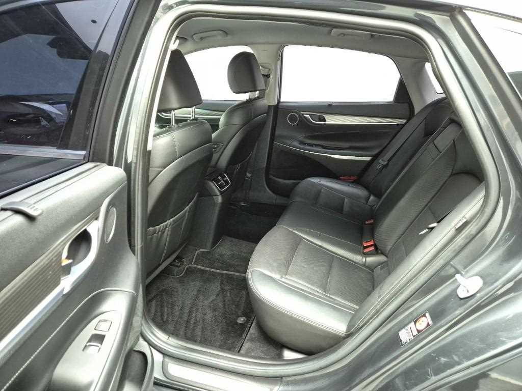 HYUNDAI Grandeur - Vista 12