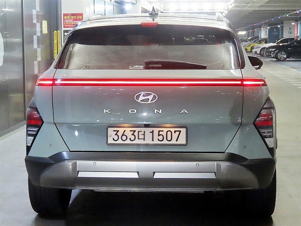 HYUNDAI Kona - Vista 5