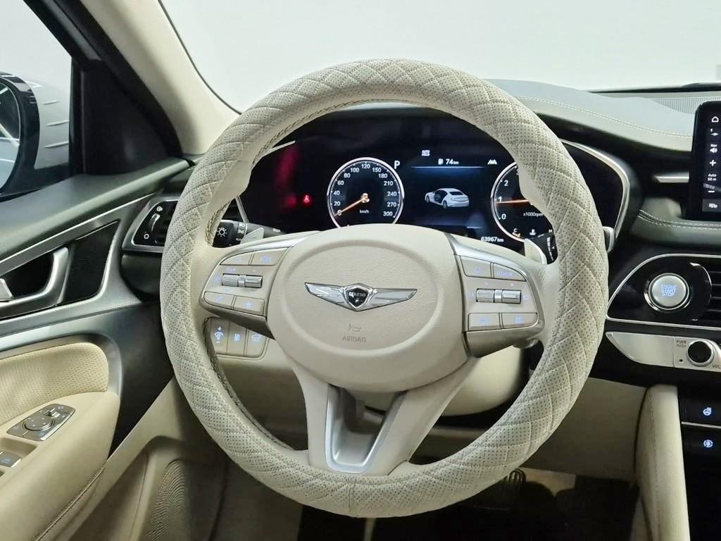 Genesis G70 - Vista 8