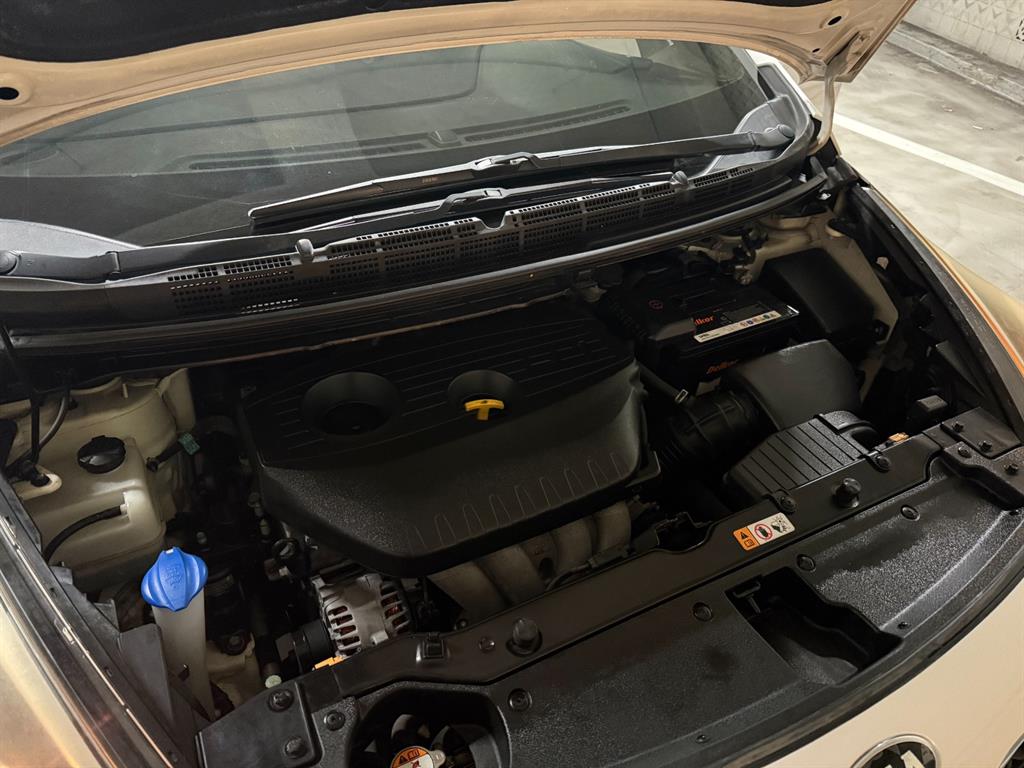 KIA Carens - Vista 4