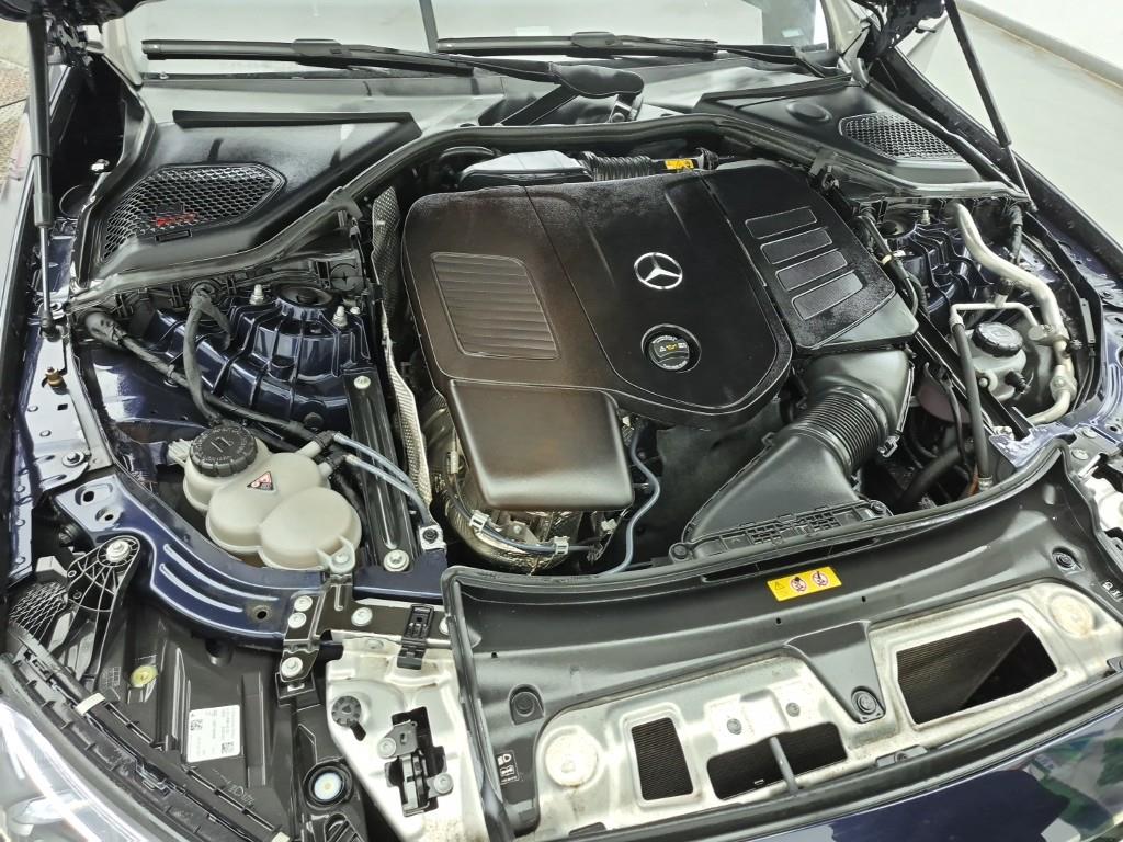 Mercedes Benz E class - Vista 6