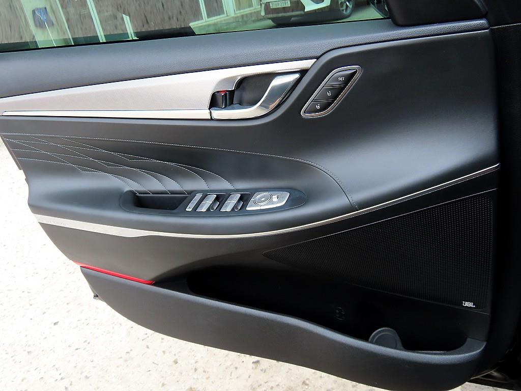 HYUNDAI Grandeur - Vista 12