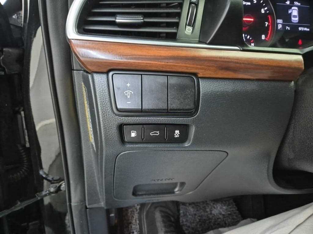 KIA K7 2016 Negro - Importación desde Corea - HF Imports Iquique - Foto 17