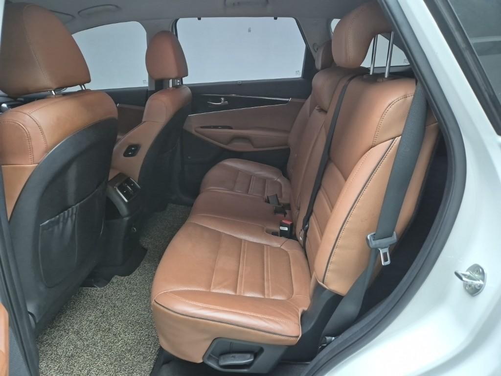 KIA Sorento - Vista 12