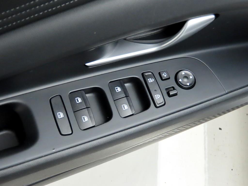 HYUNDAI Avante - Vista 12