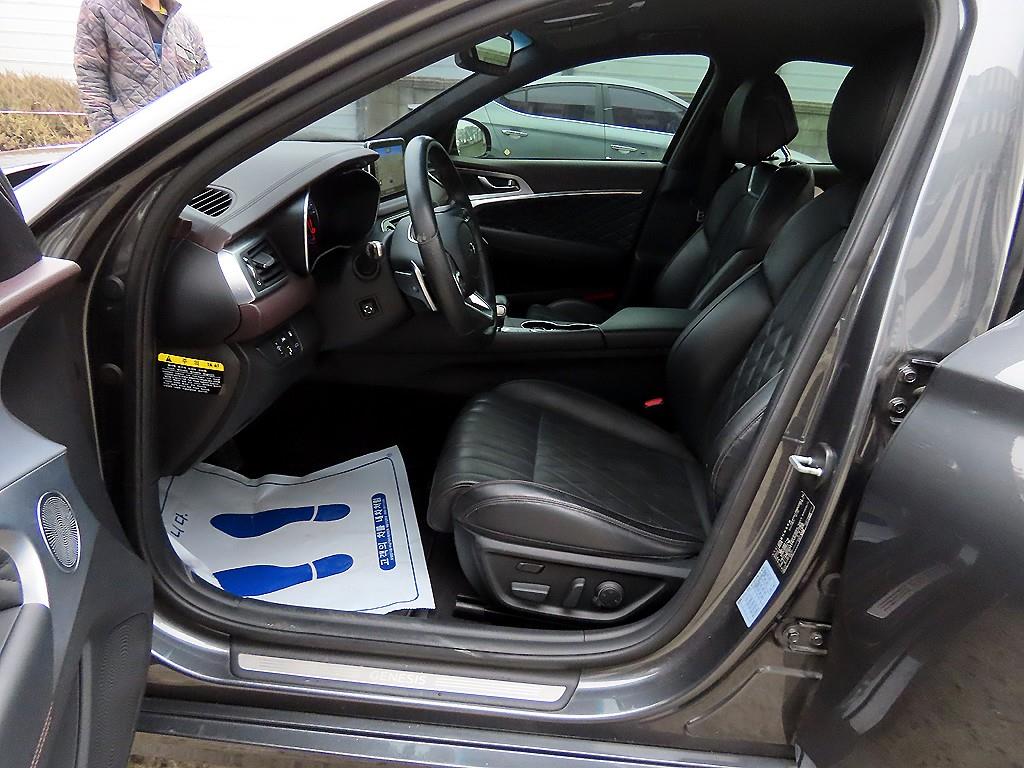 Genesis G70 - Vista 5