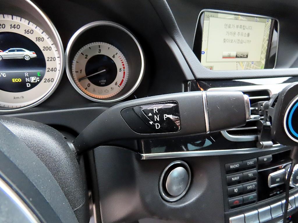 Mercedes Benz E class - Vista 10