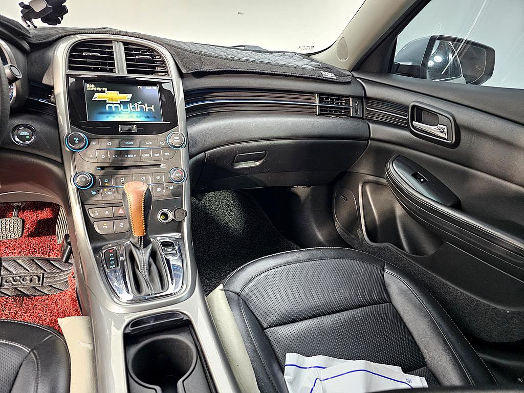 Chevrolet Malibu - Vista 10