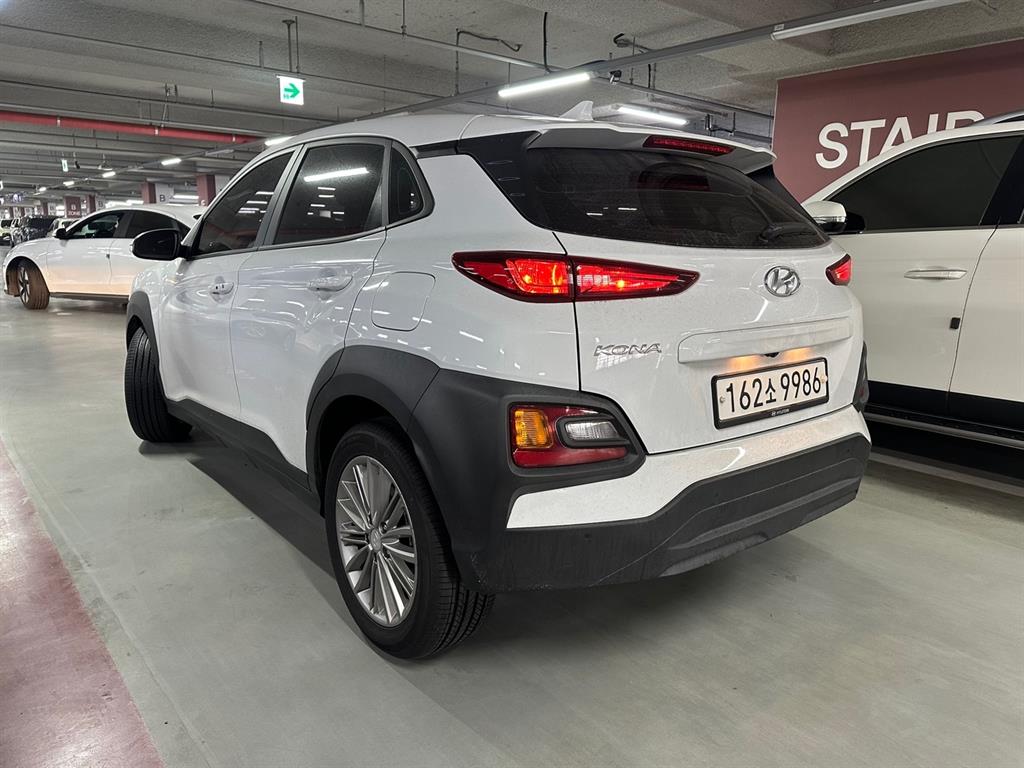 HYUNDAI Kona - Vista 2