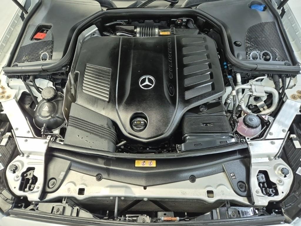 Mercedes Benz E class - Vista 5