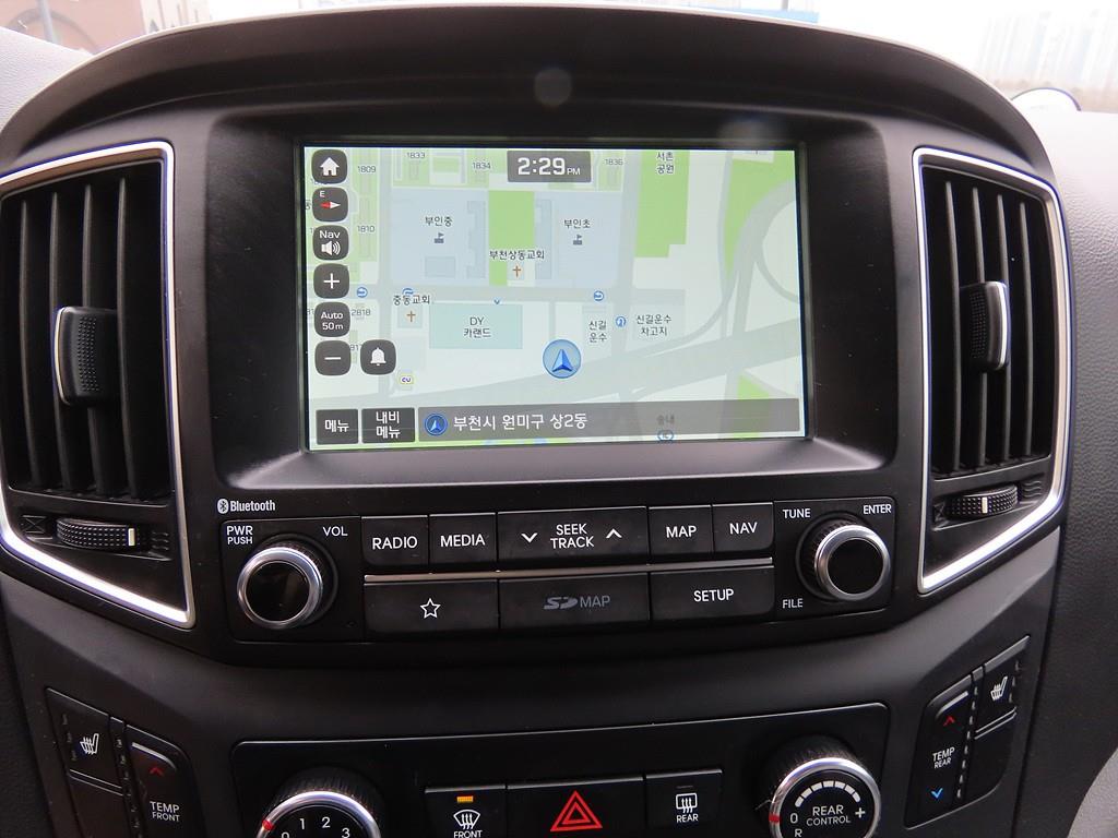 HYUNDAI Starex - Vista 12