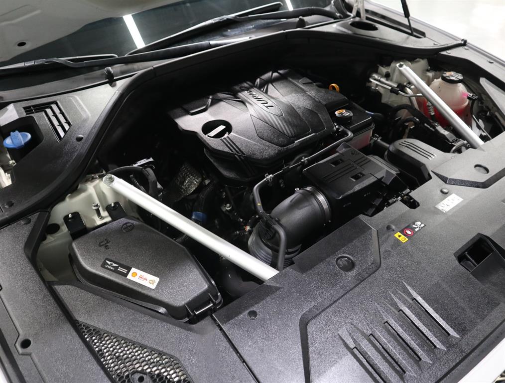 Genesis GV70 - Vista 8