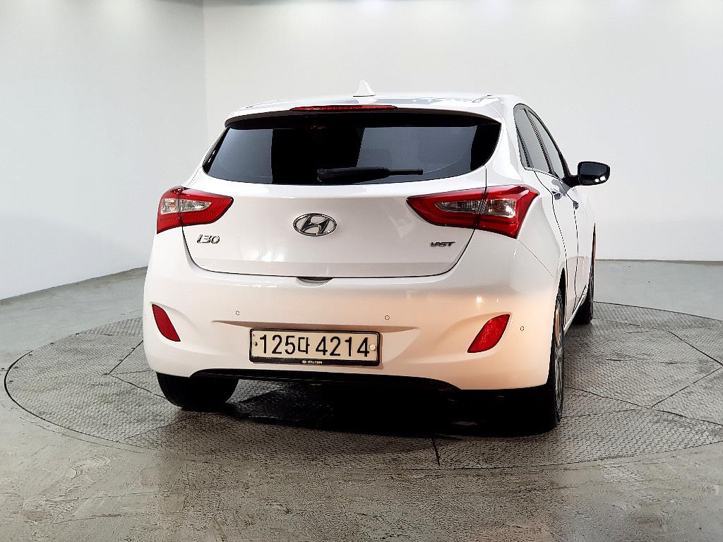 HYUNDAI i30 - Vista 3