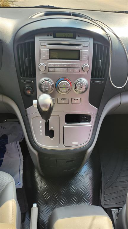 HYUNDAI Starex - Vista 6