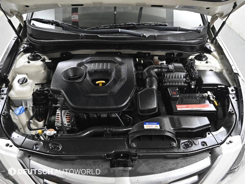 HYUNDAI Sonata - Vista 6