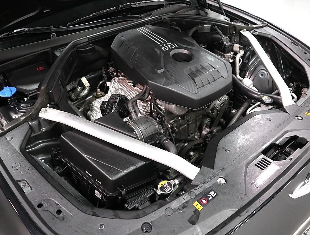 Genesis G70 - Vista 6