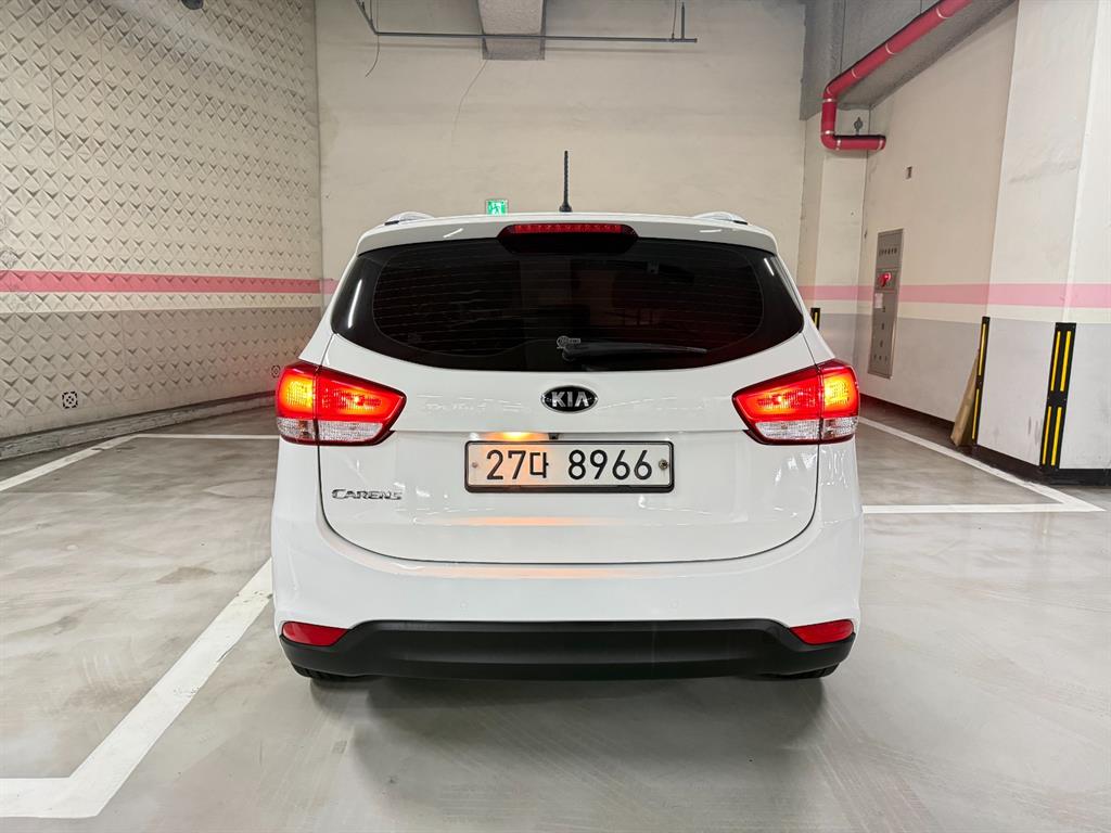KIA Carens - Vista 3