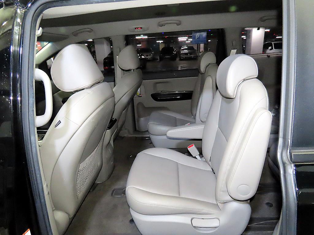 KIA Carnival - Vista 7