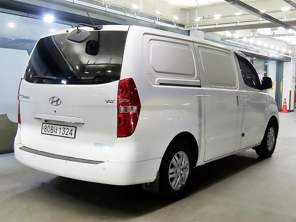 HYUNDAI Starex - Vista 4