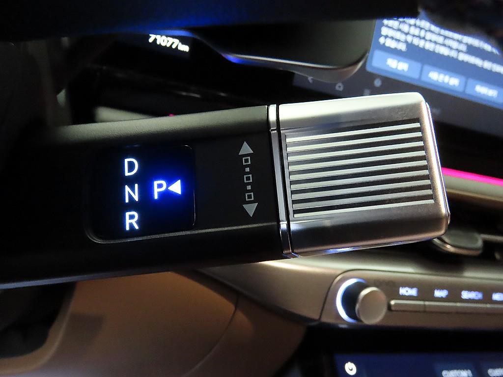 HYUNDAI Grandeur - Vista 12