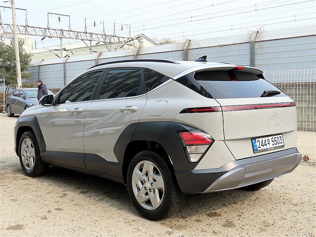 HYUNDAI Kona - Vista 3