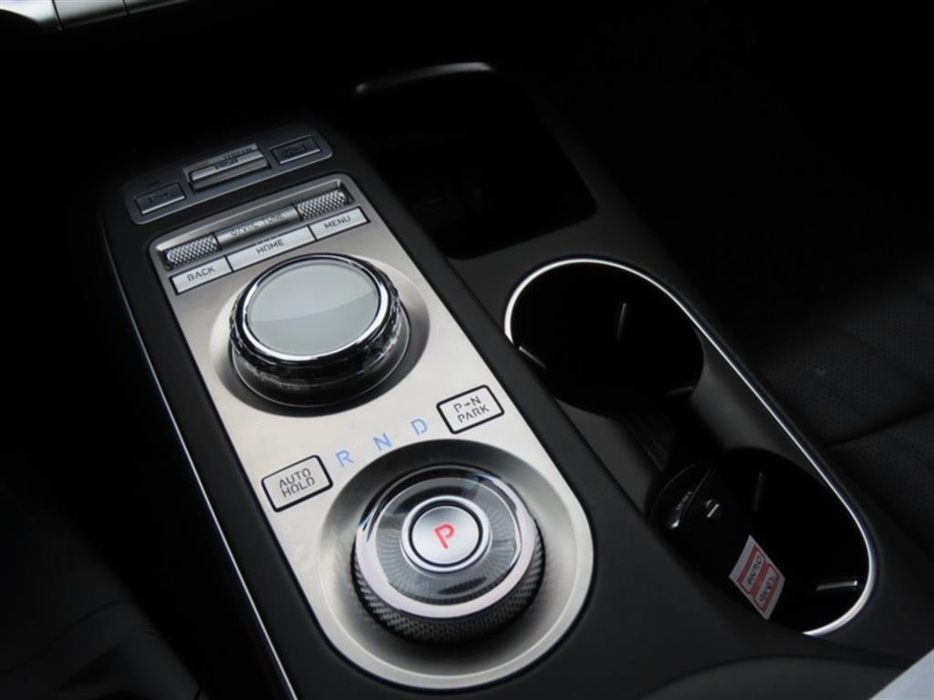 Genesis GV70 - Vista 11