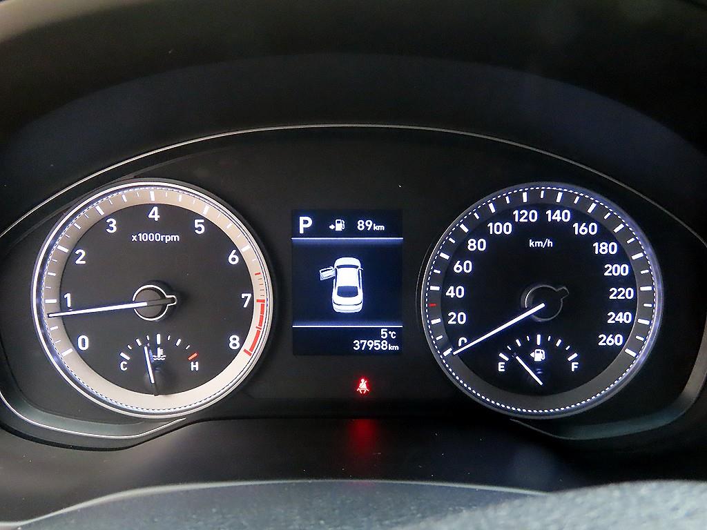 HYUNDAI Grandeur - Vista 9