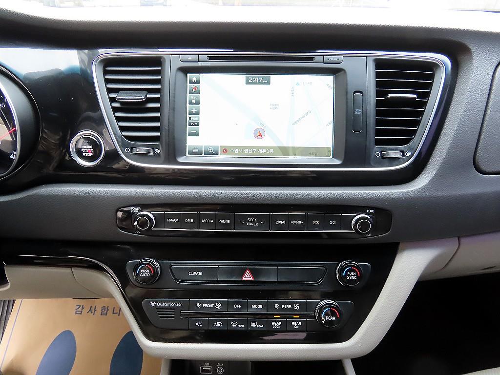 KIA Carnival - Vista 11