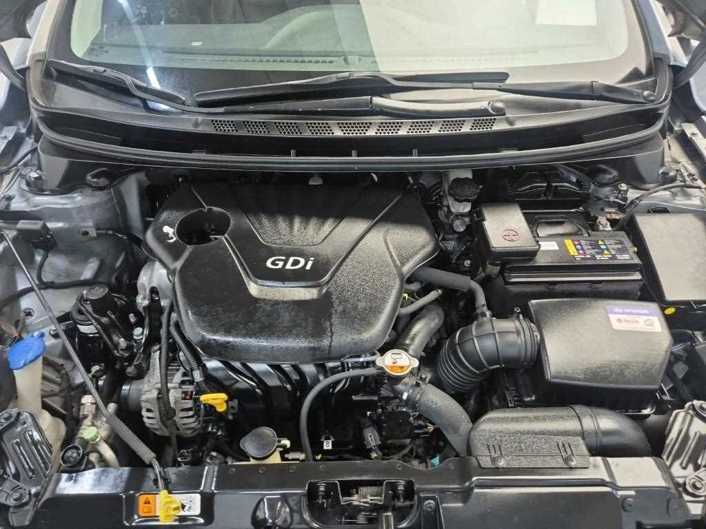 HYUNDAI Avante - Vista 5