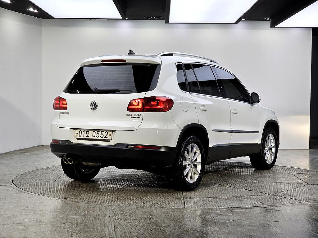Volkswagen Tiguan - Vista 4