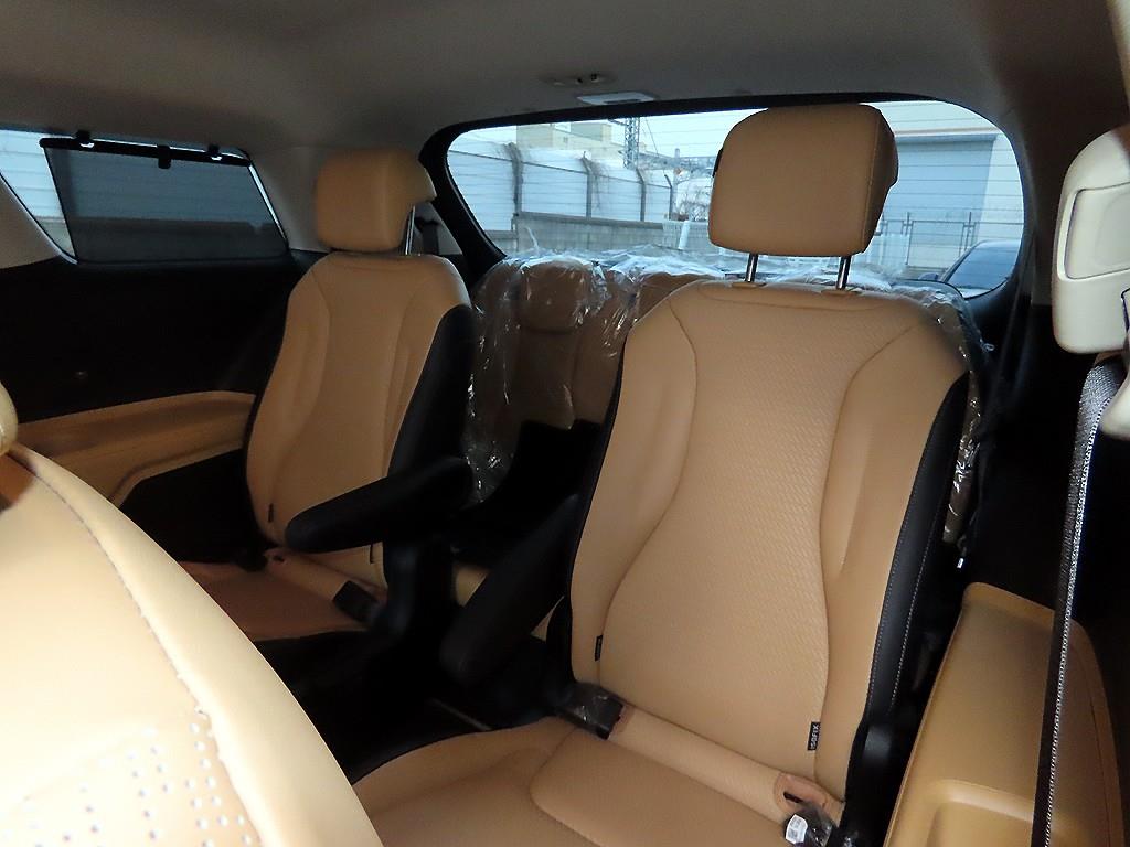 KIA Carnival - Vista 7
