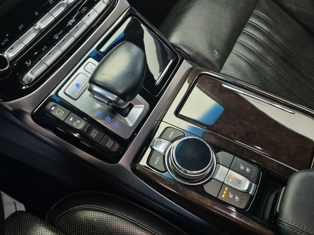 Genesis EQ900 - Vista 8