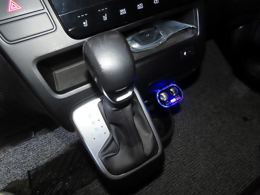 HYUNDAI Staria - Vista 10