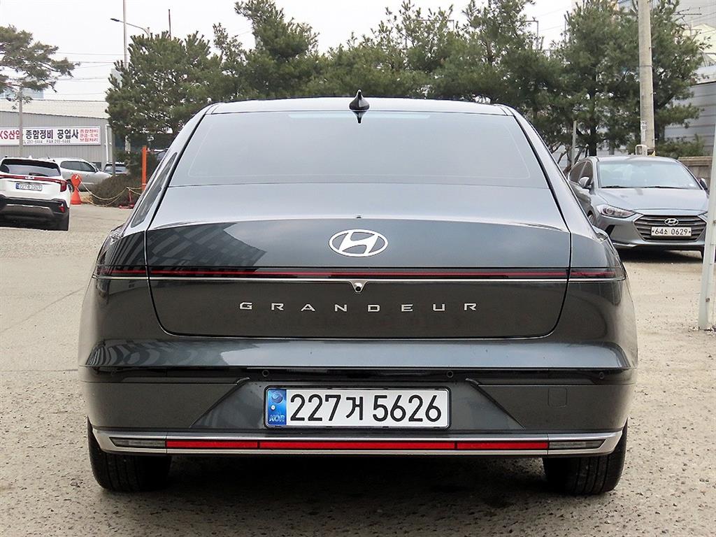 HYUNDAI Grandeur - Vista 4